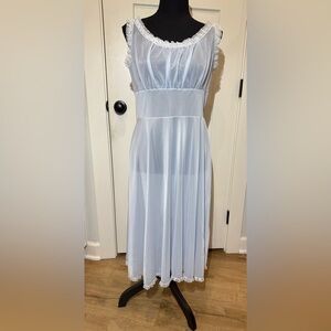 Vintage Dutchess size 38 baby blue pullover sleeveless nightgown